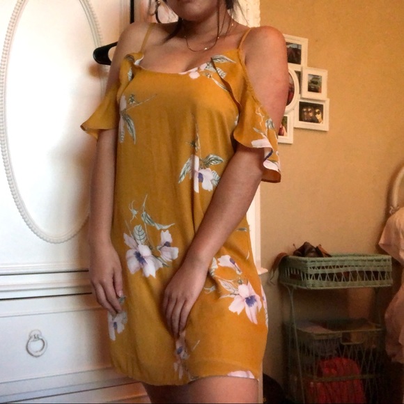 Vintage Dresses & Skirts - pretty yellow floral summer dress!